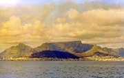 1982 - bardzo charakterystyczna sylwetka Cape Town z górami Table Mountain i Lion's Head
