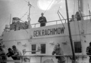 20. Gen.Rachimow przy bazie