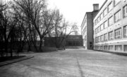 AR - przy ul. Słowackiego 1971. Nad wejściem długo utrzymywała się niepoprawna nazwa - Wyższa Szkoła Rolnicza