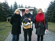 J. Łucyszyn z córkami