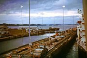 1986r. Kanał Panamski z pokładu mt BOGAR - w drodze na łowiska Alaski
