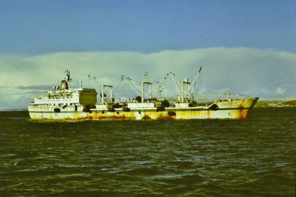 32. Falklandy - statek baza Kaszuby II