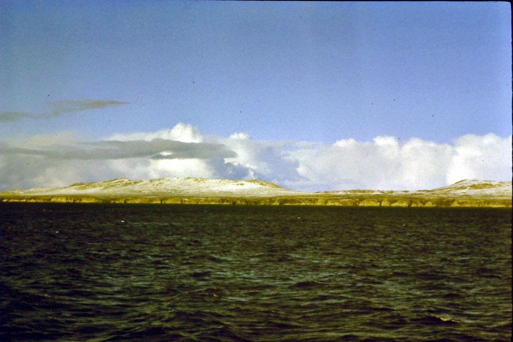 58. Falklandy